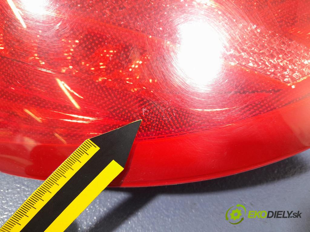 Peugeot 308 2009 svetlo / reflektor zad ľavá Vonkajsia:
