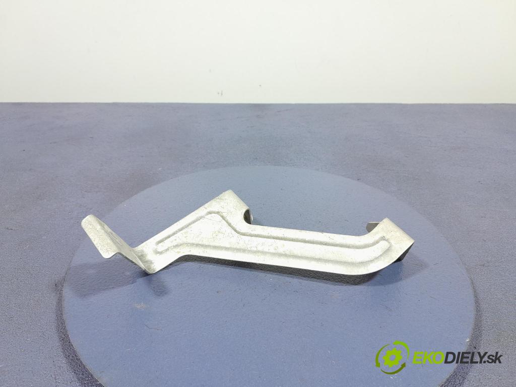 Bmw X7 2021 kryt Plast: podvozek: 7428099