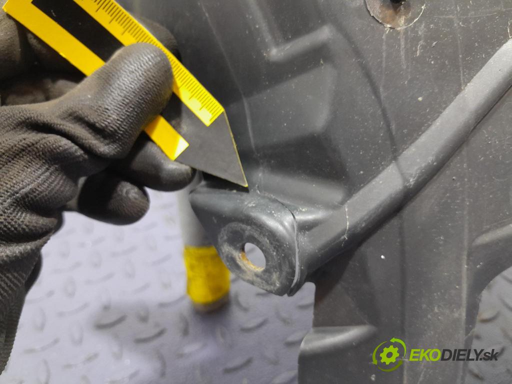 Bmw X7 2021 blatník: Plastický před 7424911