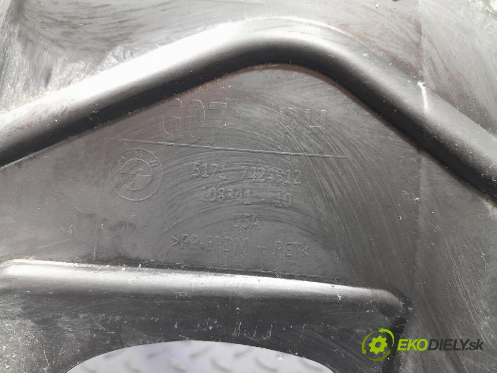 Bmw X7 2021 blatník: Plastický před 7424912