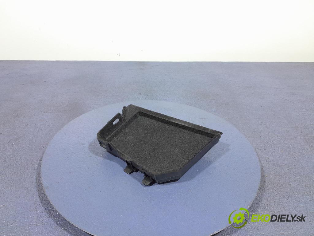 Bmw X7 2021 kryt Plast: Interiéry: 9868441