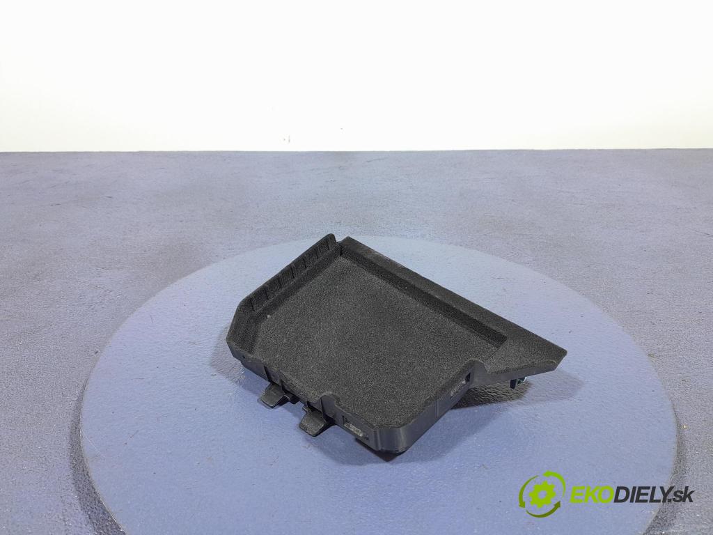 Bmw X7 2021 kryt Plast: Interiéry: 9868440