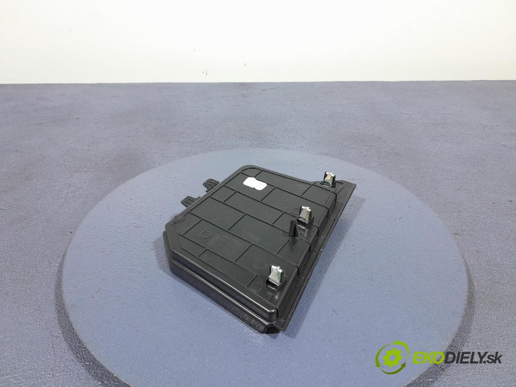 Bmw X7 2021 kryt Plast: Interiéry: 9868440