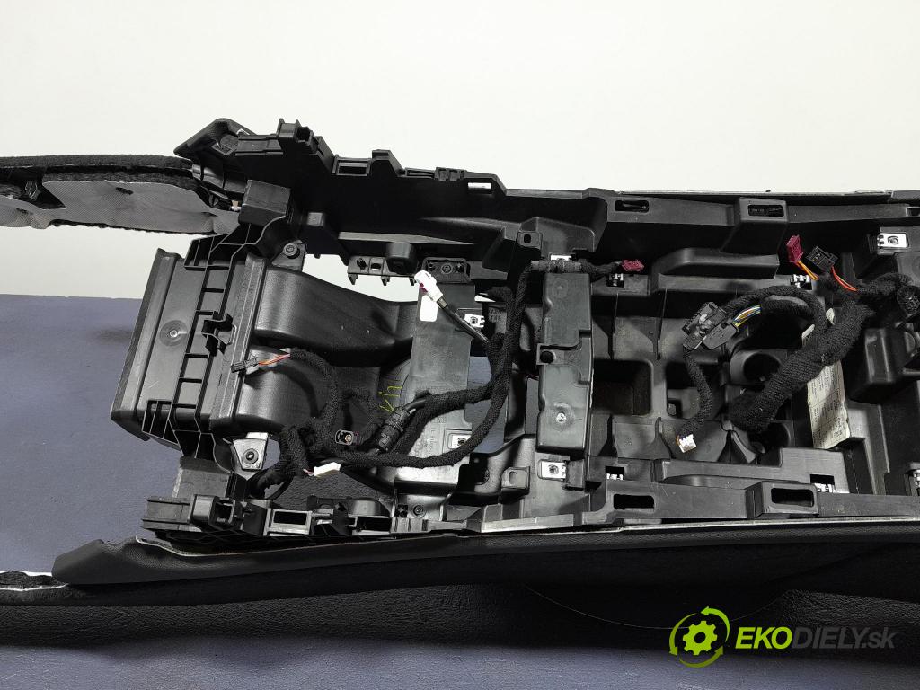 Bmw X7 2021 tunel Stredný: