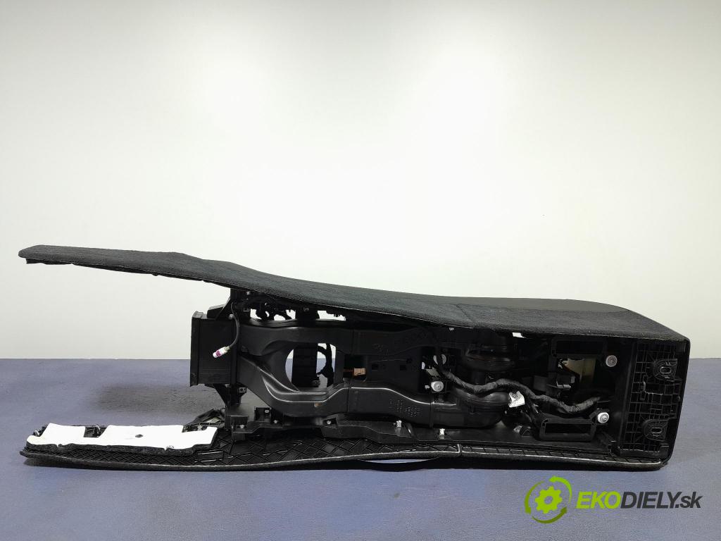 Bmw X7 2021 tunel Stredný: