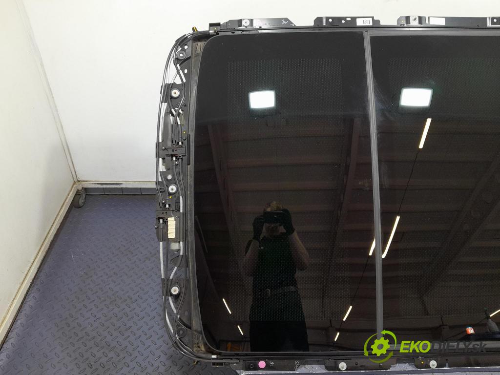 Bmw X7 2021 Střešní okno: