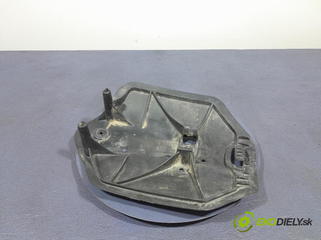 Bmw X7 2021 kryt Plast: podvozek: 6877043