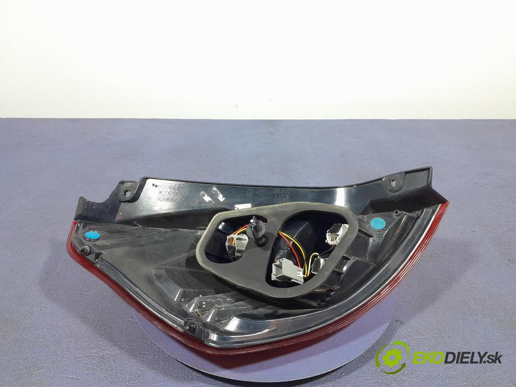 Ford Fiesta 2016 svetlo / reflektor zad Prava: Vonkajsia: C1BB-13404-A