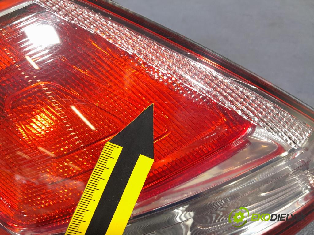 Ford Fiesta 2016 svetlo / reflektor zad ľavá Vonkajsia: C1BB-13405-A