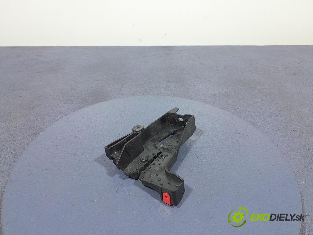 Bmw X7 2021 kryt Plast: Interiéry: 6807238