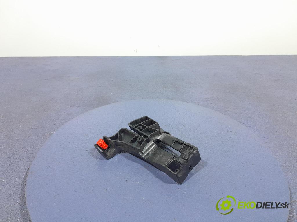 Bmw X7 2021 kryt Plast: Interiéry: 6807237