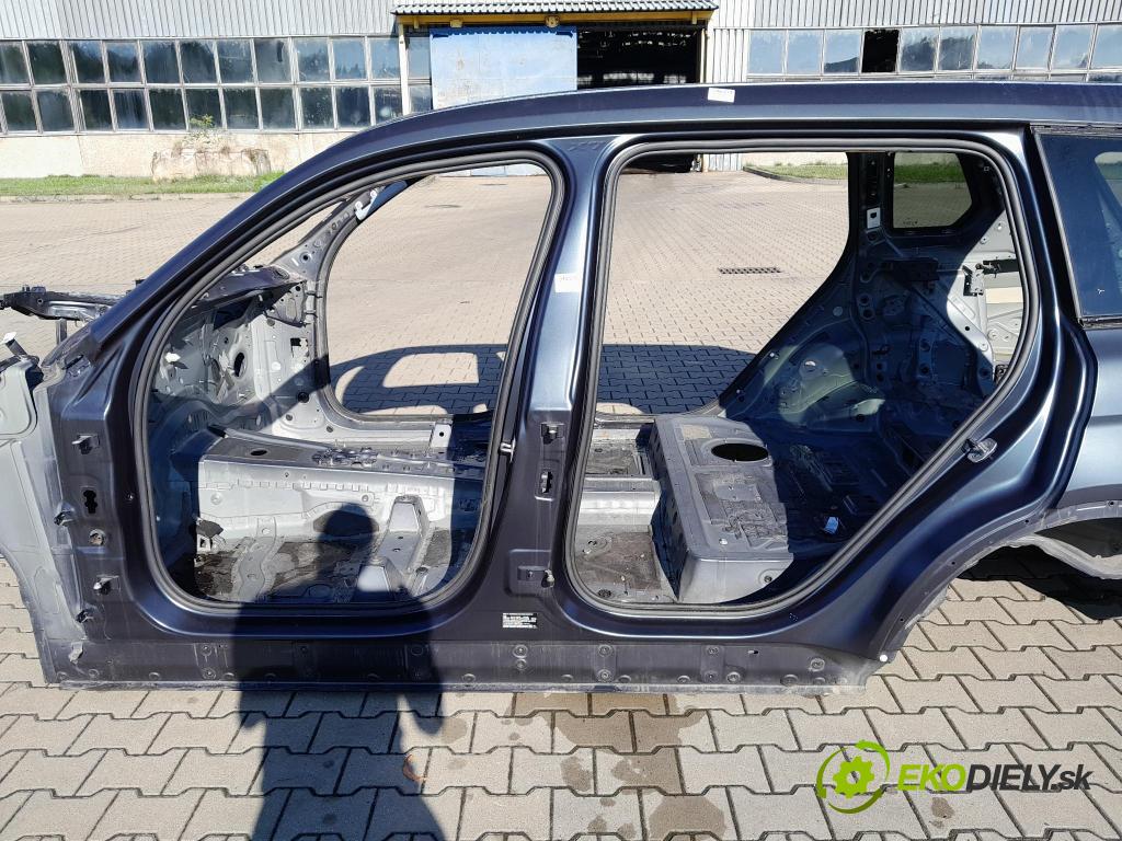 Bmw X7 2021 práh Levý: