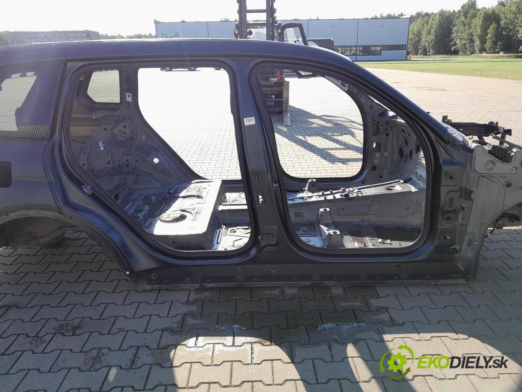 Bmw X7 2021 práh v pravo:
