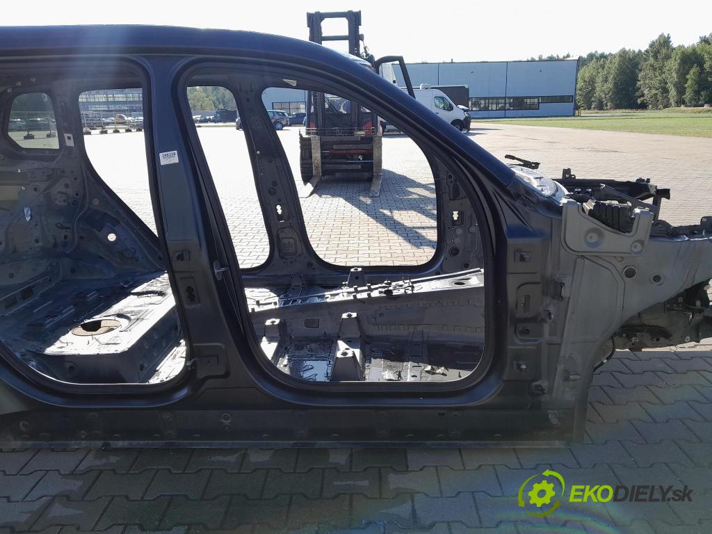Bmw X7 2021 práh v pravo: