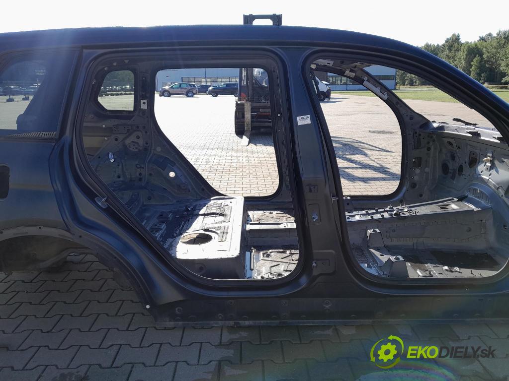 Bmw X7 2021 práh v pravo: