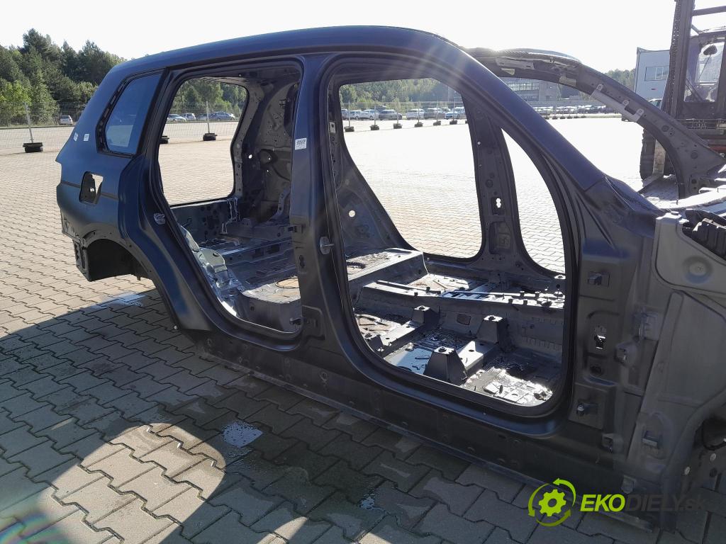 Bmw X7 2021 práh v pravo: