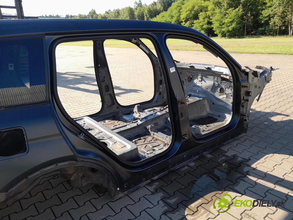 Bmw X7 2021 práh v pravo: 
