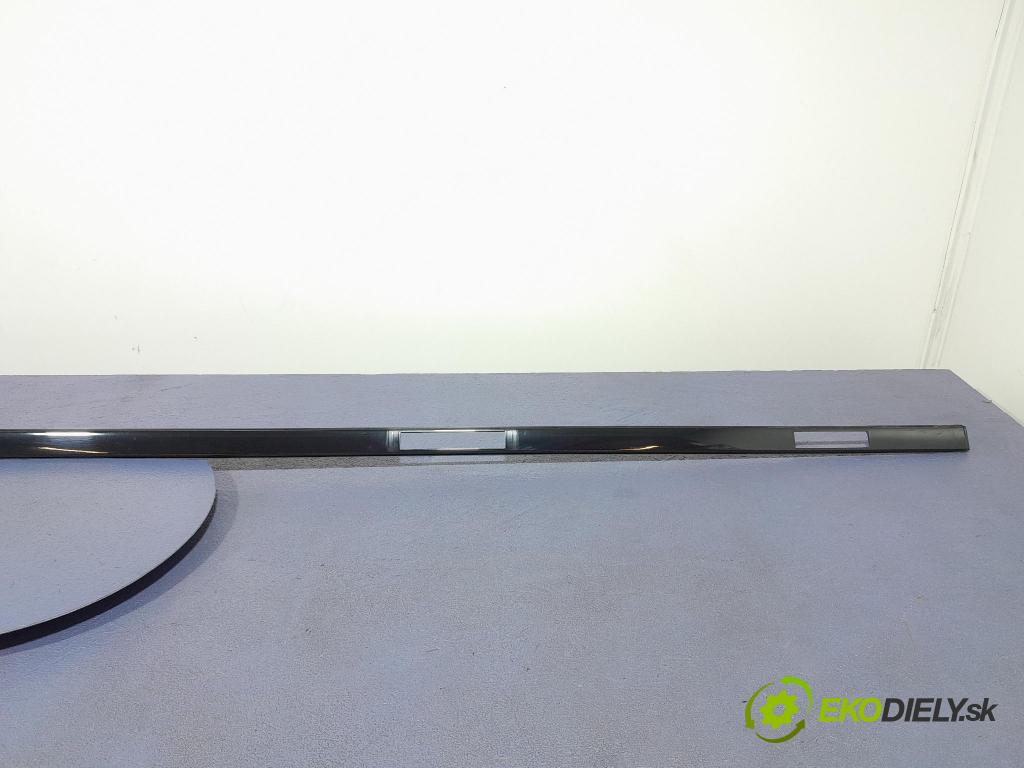 Bmw X7 2021 lišta Dekoratívní: