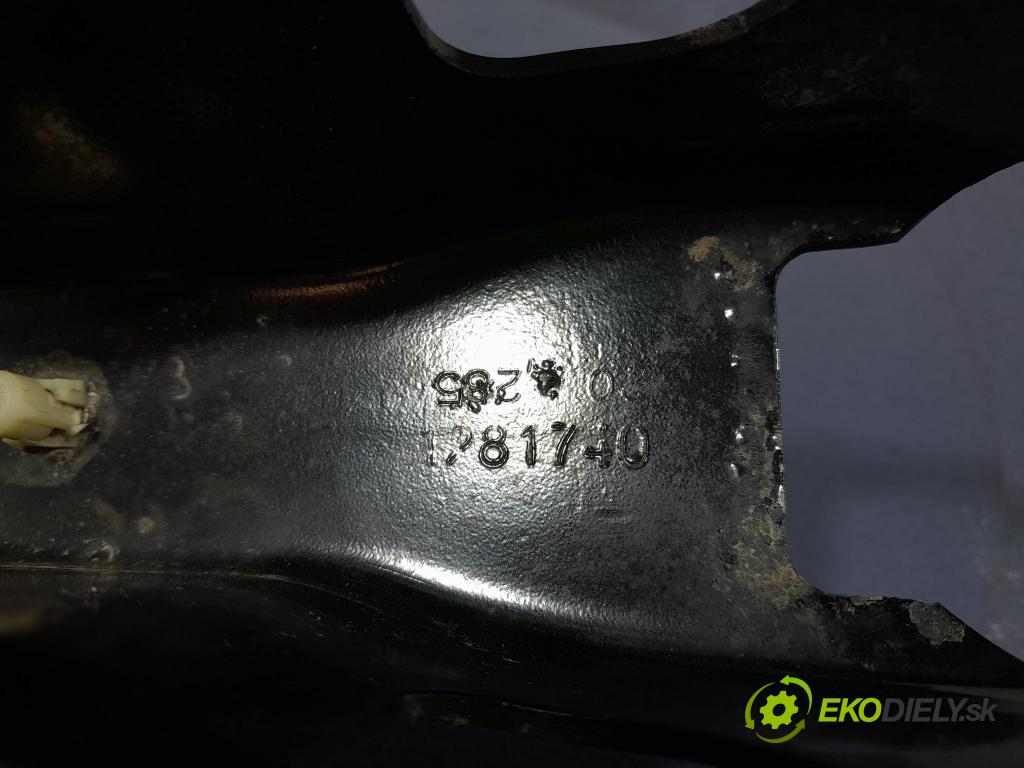 Bmw X7 2021 Zad: v pravo: