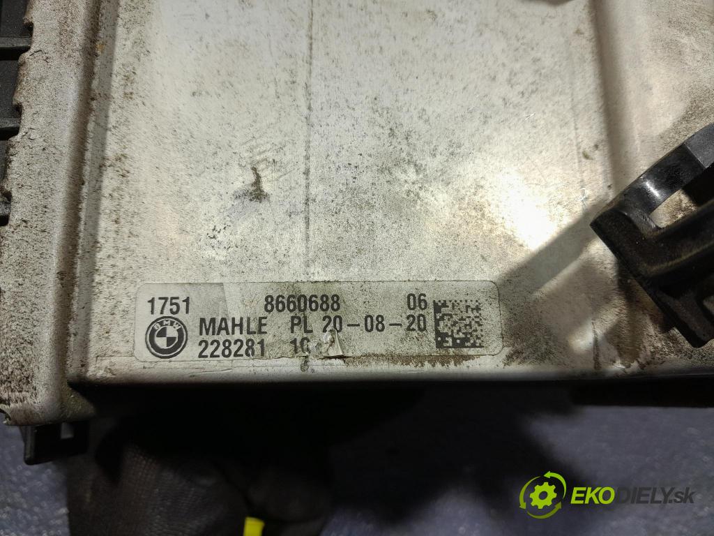 Bmw X7 2021 chladič Vzduch: 8660688