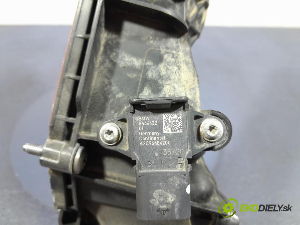 Bmw X7 2021 potrubí Sání: 8601613