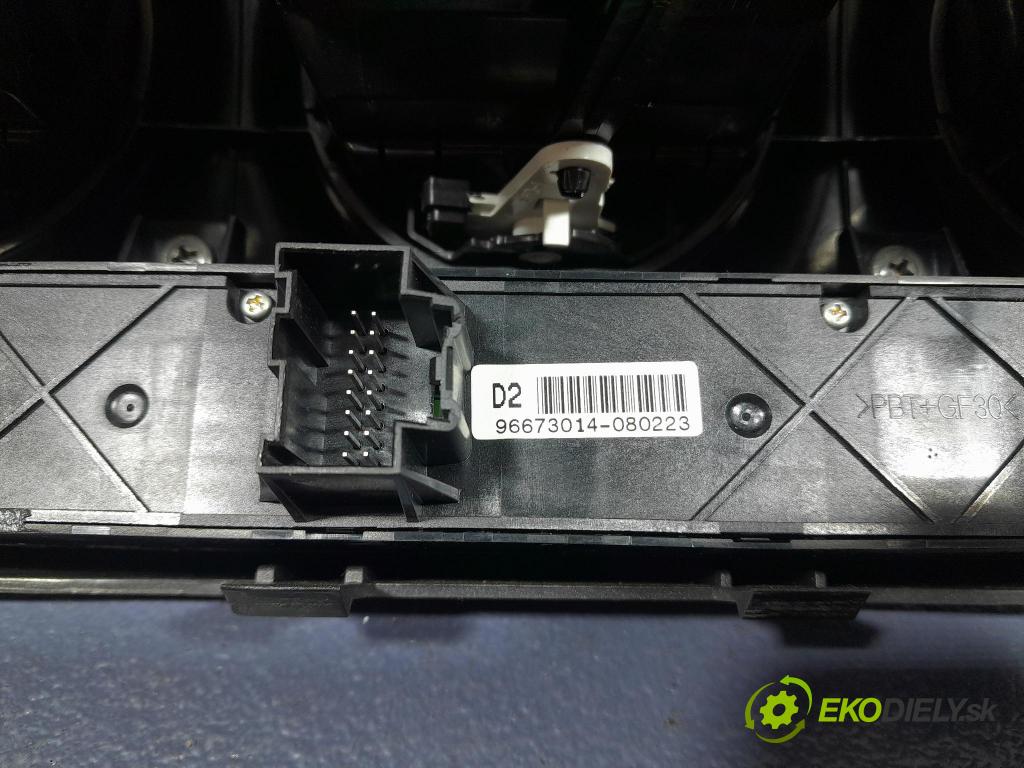 Opel Antara 2008 kryt Plast: Interiéry: 96661651