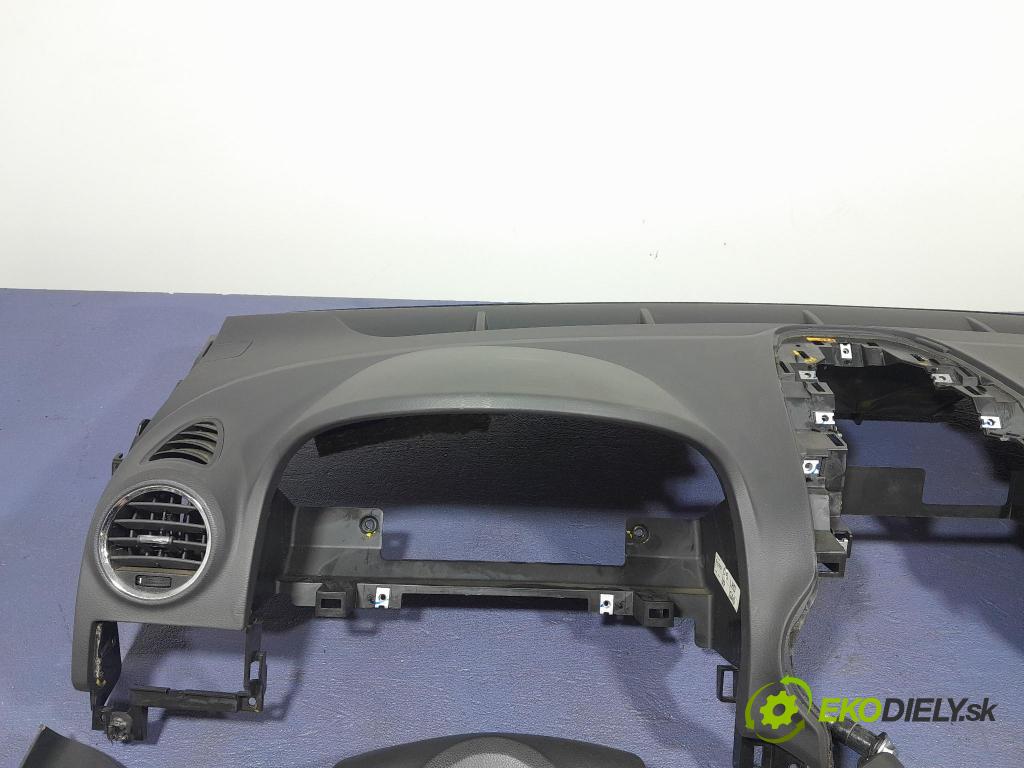 Opel Antara 2008 kokpit,přistrojova deska
