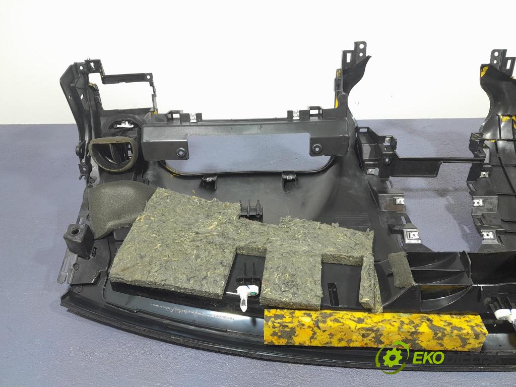 Opel Antara 2008 kokpit,přistrojova deska