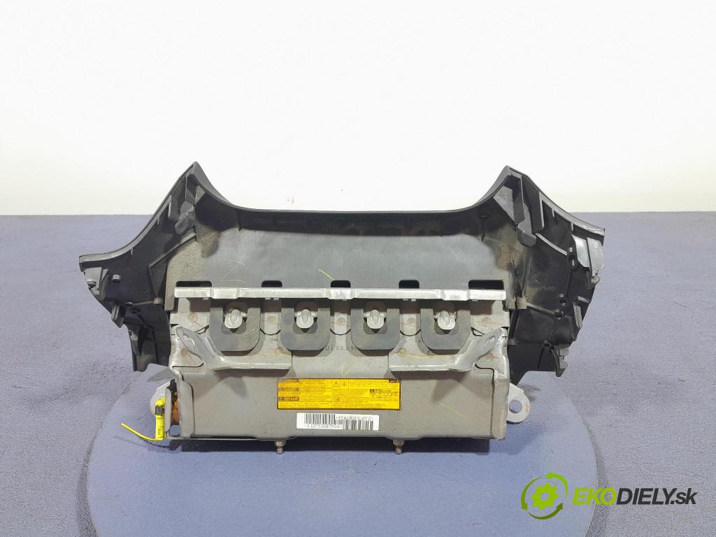 Toyota Auris 2007 Airbag: Koleno: x