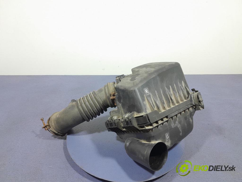 Toyota Auris 2007 obal Filtre: Vzduch: