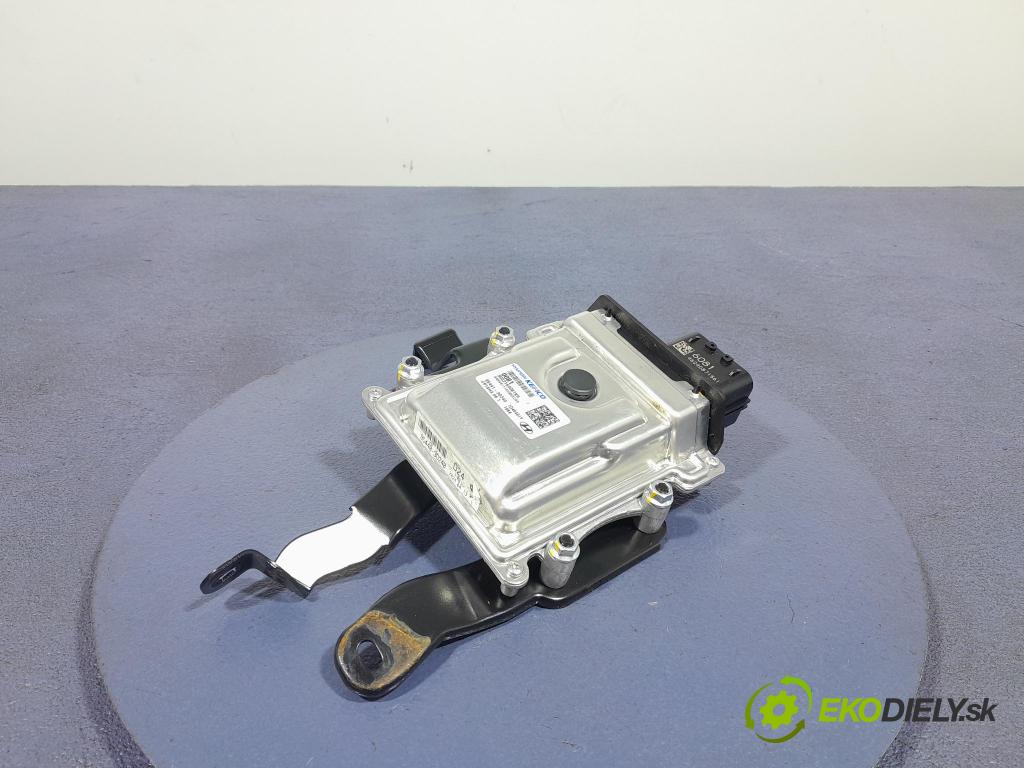 Hyundai Tucson 2024 riadiaca jednotka Motor: 954413D240