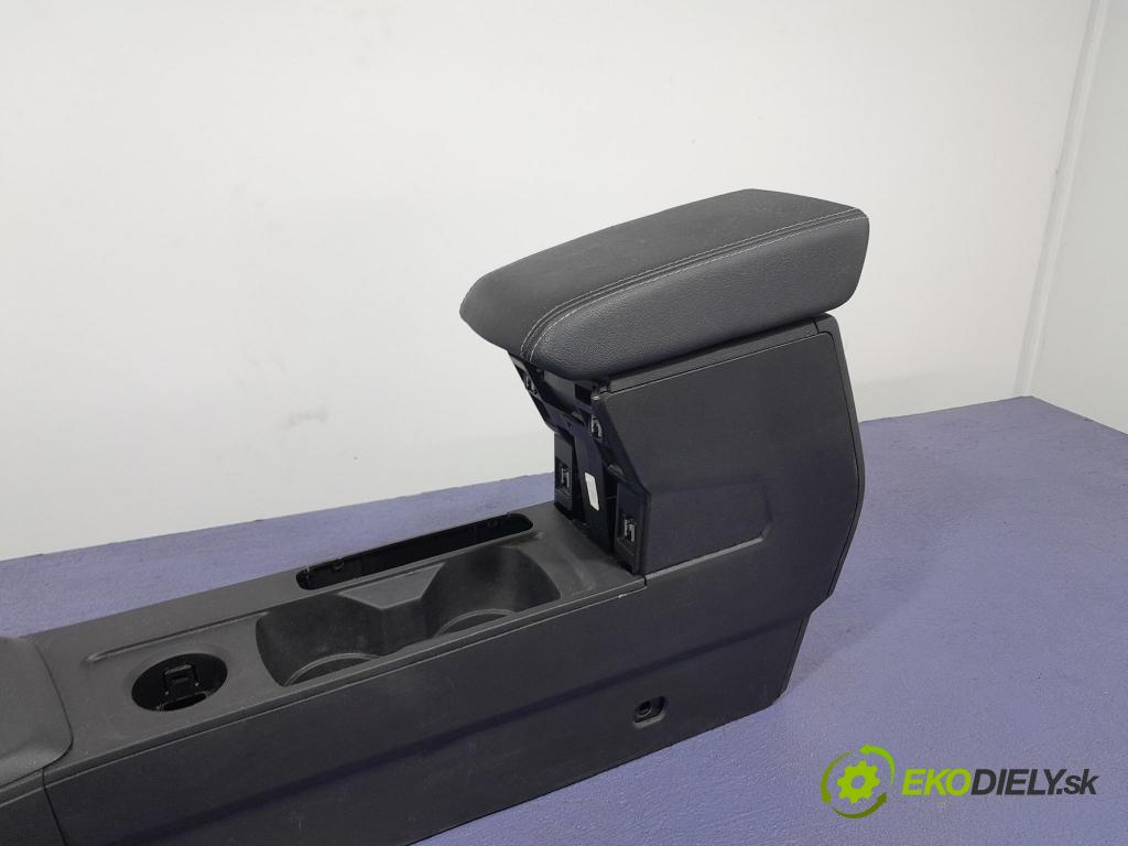 Dacia Duster 2023 tunel Stredný: