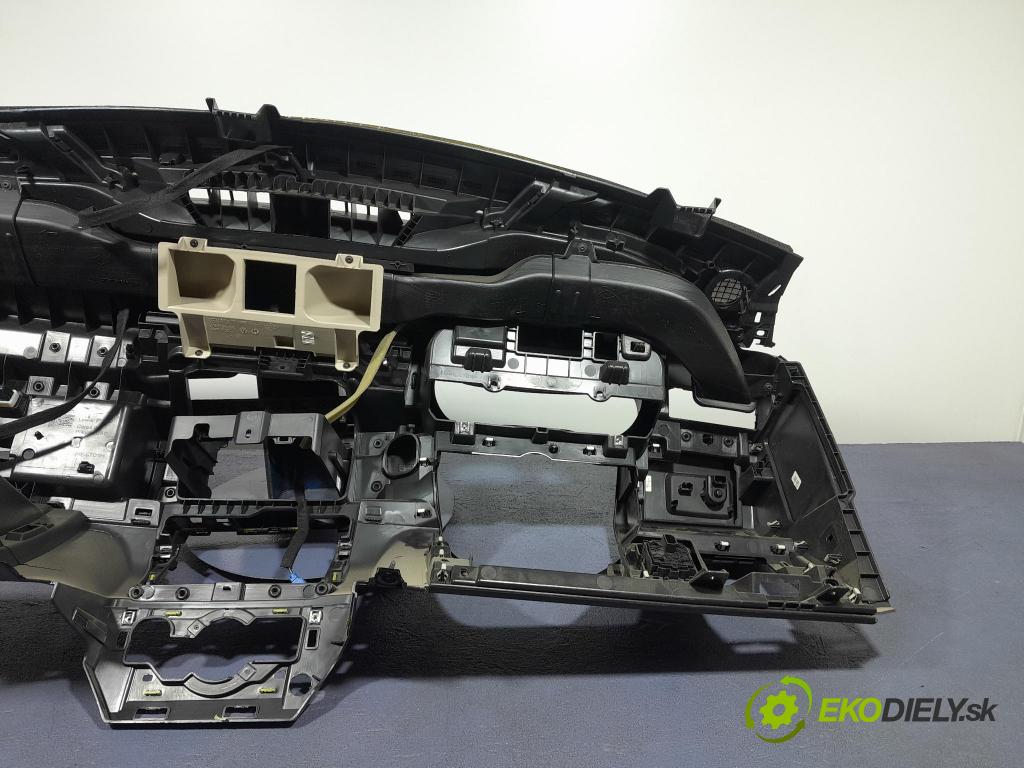 Dacia Duster 2023 kokpit,přistrojova deska