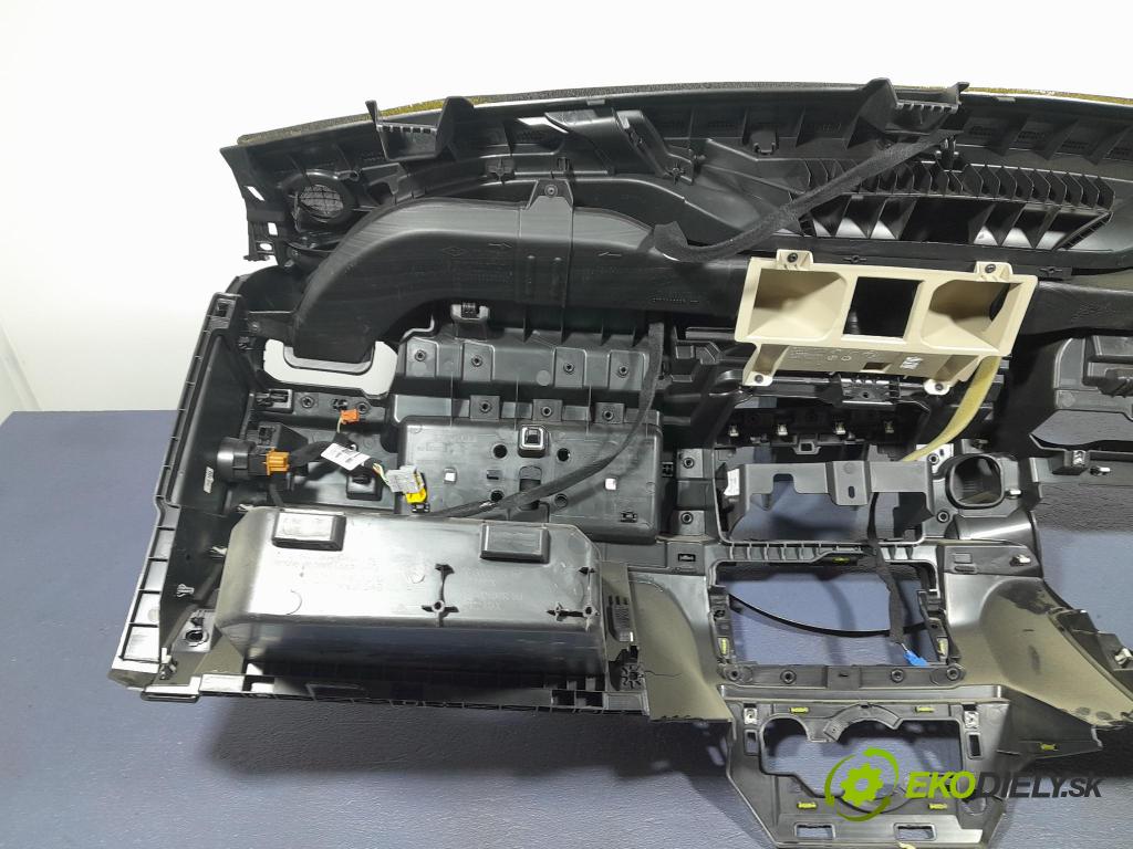 Dacia Duster 2023 kokpit,přistrojova deska