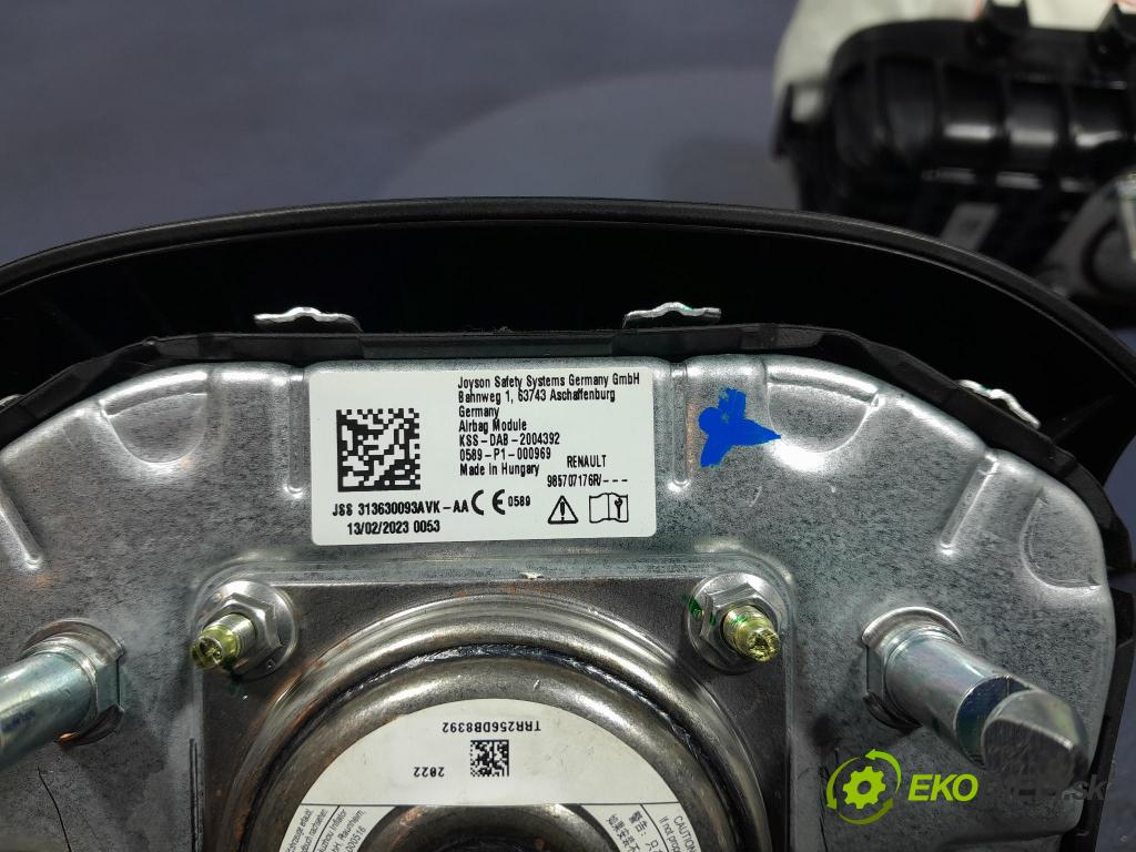 Dacia Duster 2023 kokpit,přistrojova deska