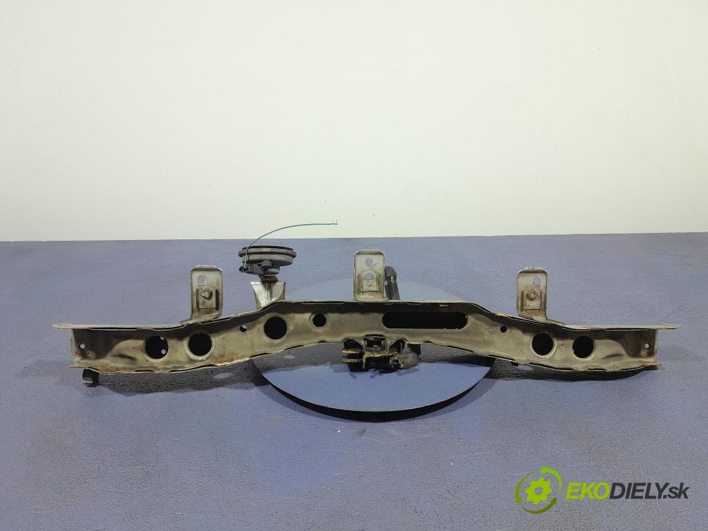 Toyota Auris 2007 výstuha Predné: / pas predný 