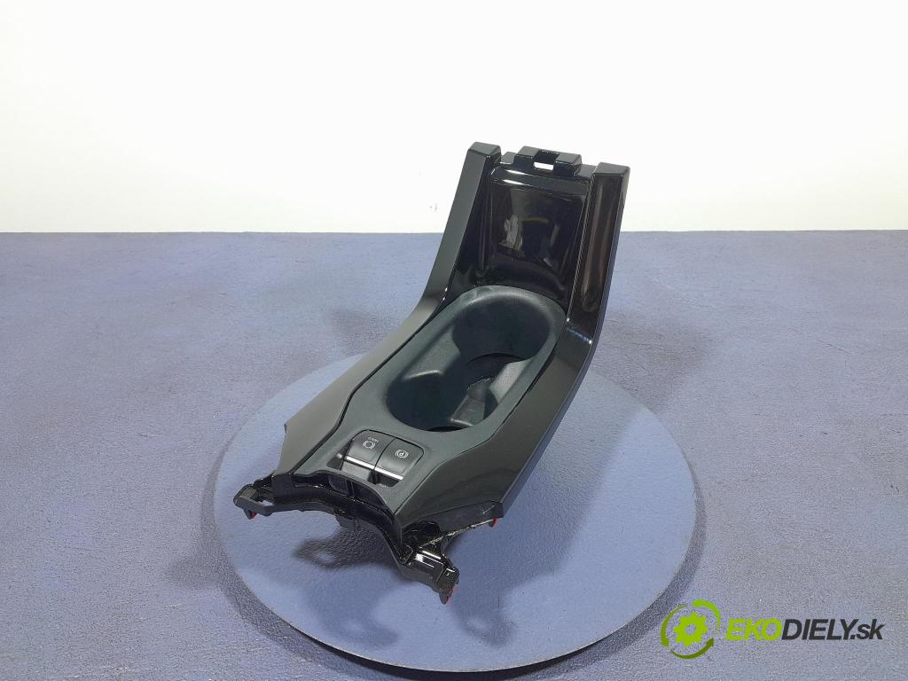 Toyota Corolla 2024 kryt Plast: Interiéry: 58822-02440