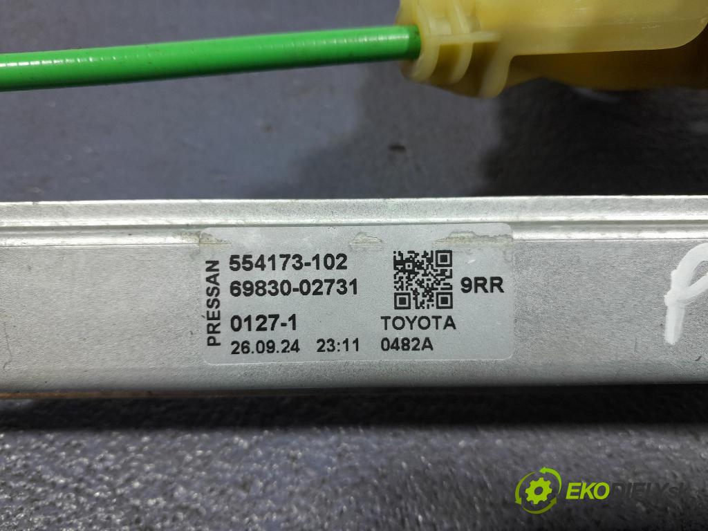 Toyota Corolla 2024 mechanismus stahování Sklenka: Zad: v pravo: 69830-02731