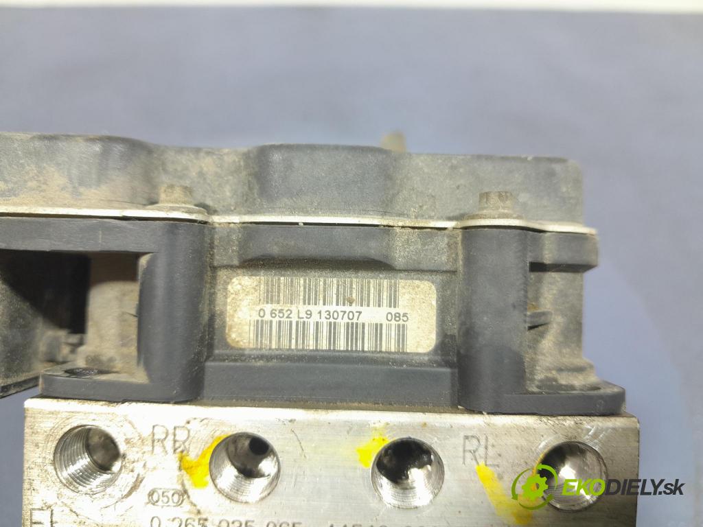 Toyota Auris 2007 čerpadlo ABS x 44540-02060