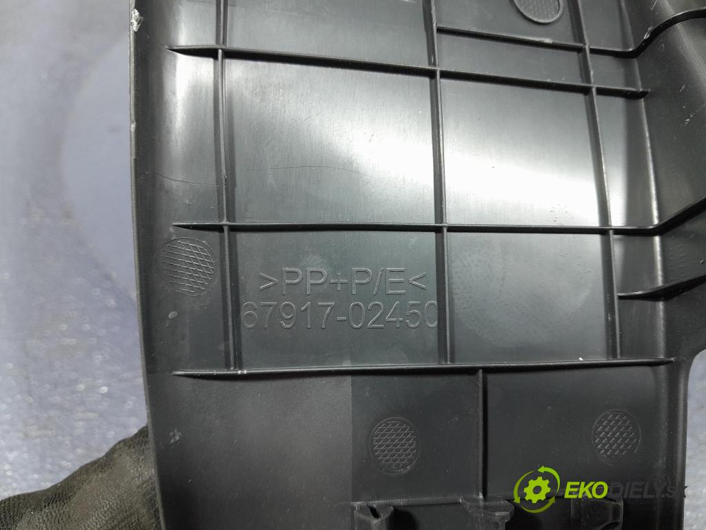 Toyota Corolla 2024 kryt Plast: Interiéry: 67917-02450
