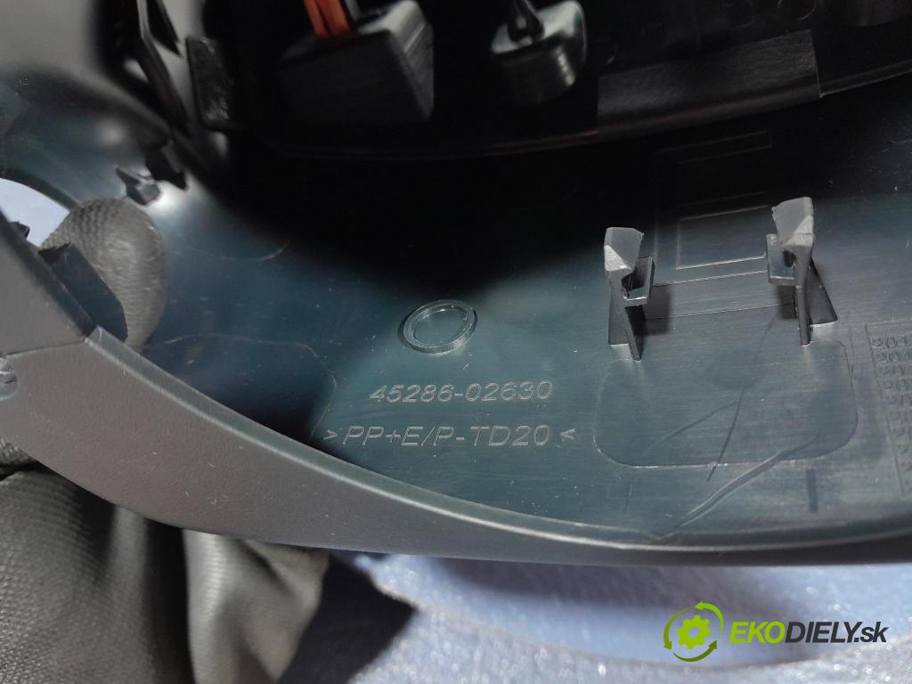 Toyota Corolla 2024 kryt Plast: Interiéry: 45286-02630