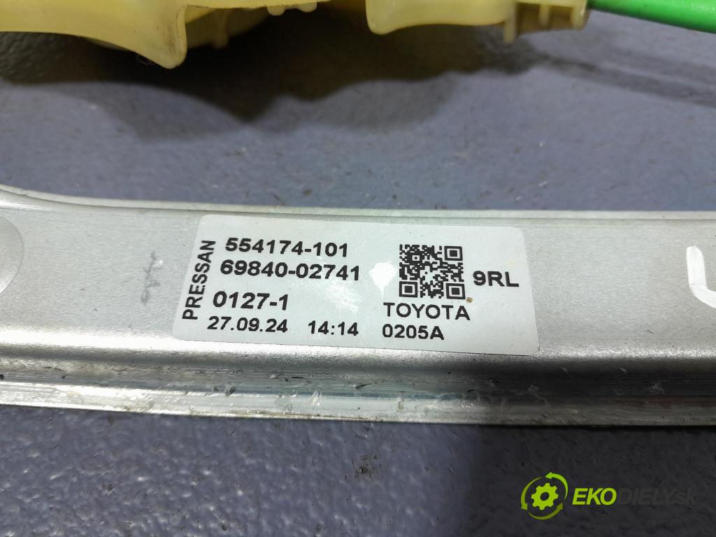 Toyota Corolla 2024 mechanismus stahování Sklenka: Zad: Levý: 69840-02741