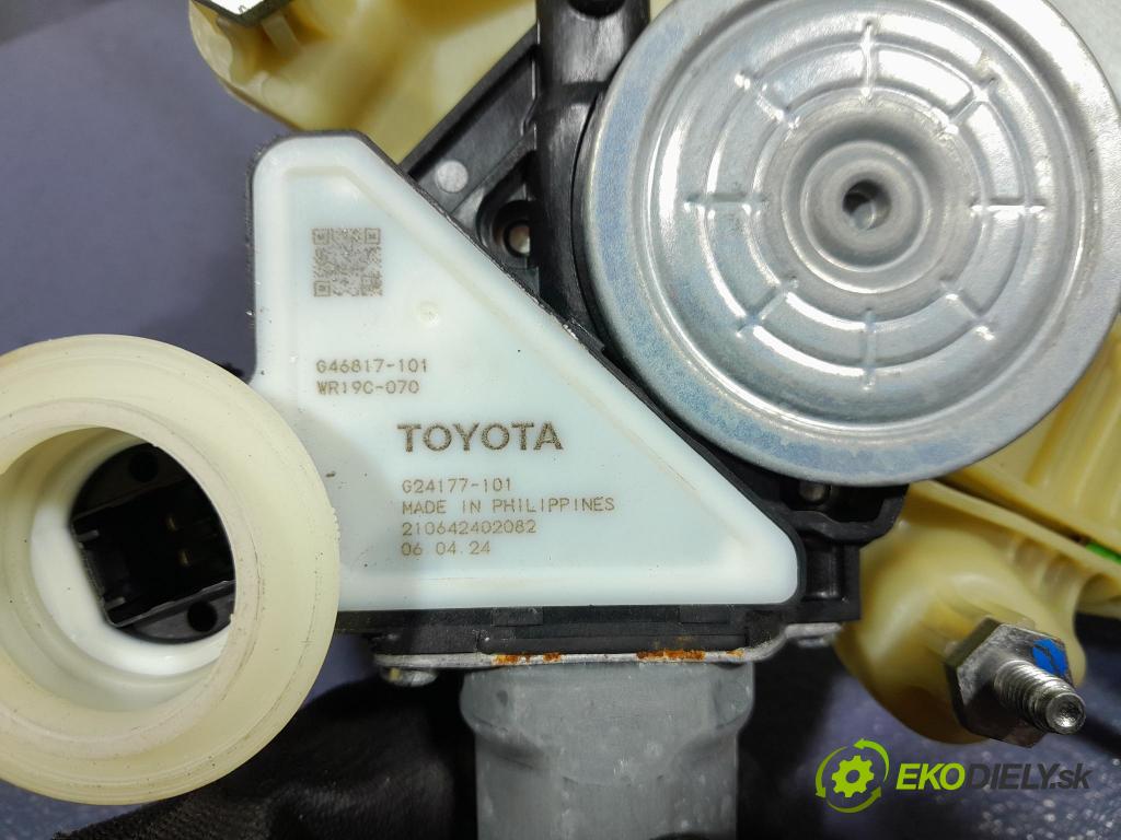 Toyota Corolla 2024 mechanismus stahování Sklenka: Zad: Levý: 69840-02741