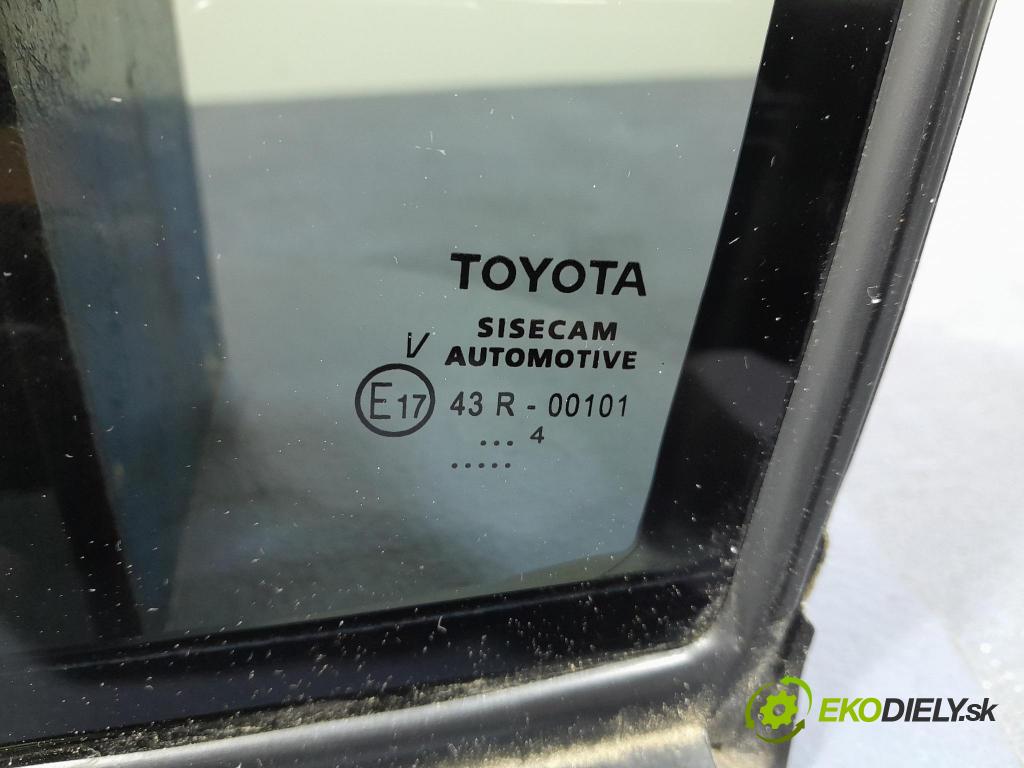 Toyota Corolla 2024 sklo dvere zad ľavé