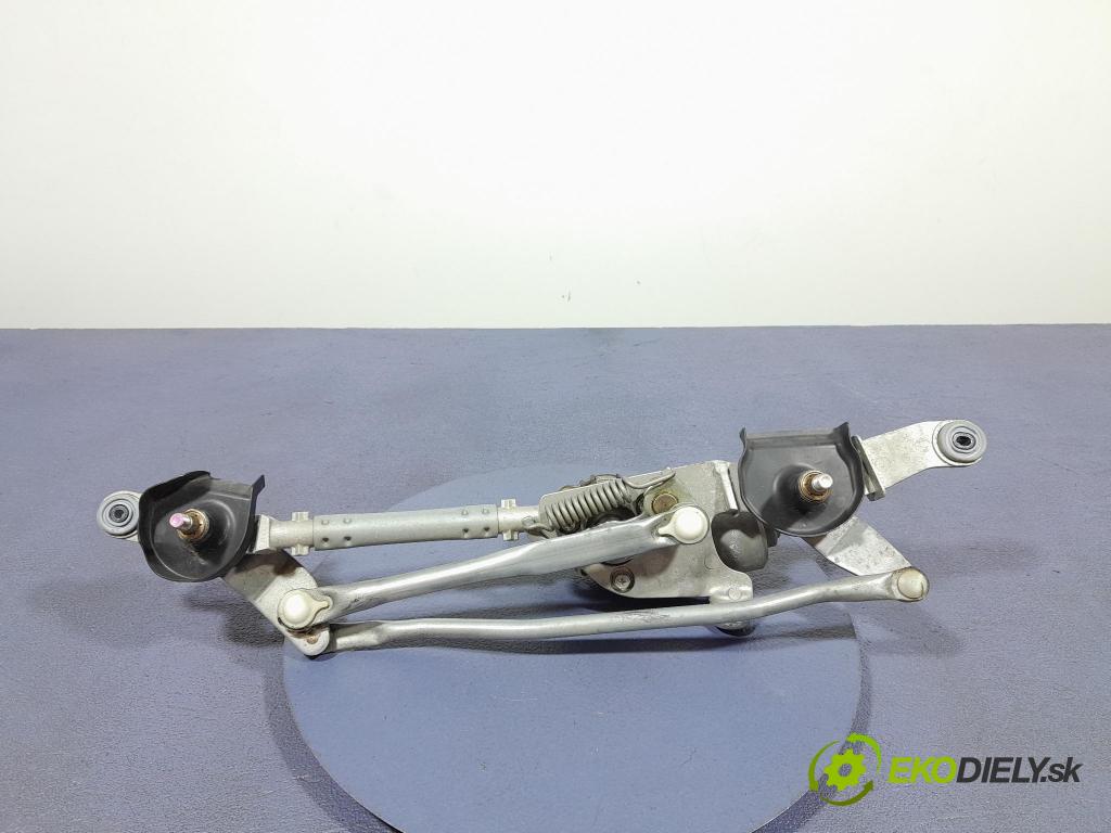 Toyota Corolla 2024 mechanismus motorek Stěrače: před