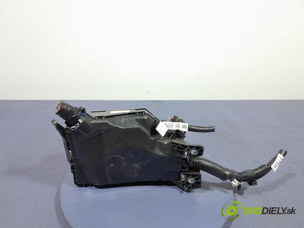 Toyota Corolla 2024 skrinka Poistky: 82662-02L90