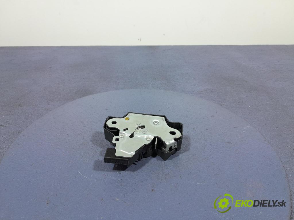 Toyota Corolla 2024 zámok Klapky: kufra: