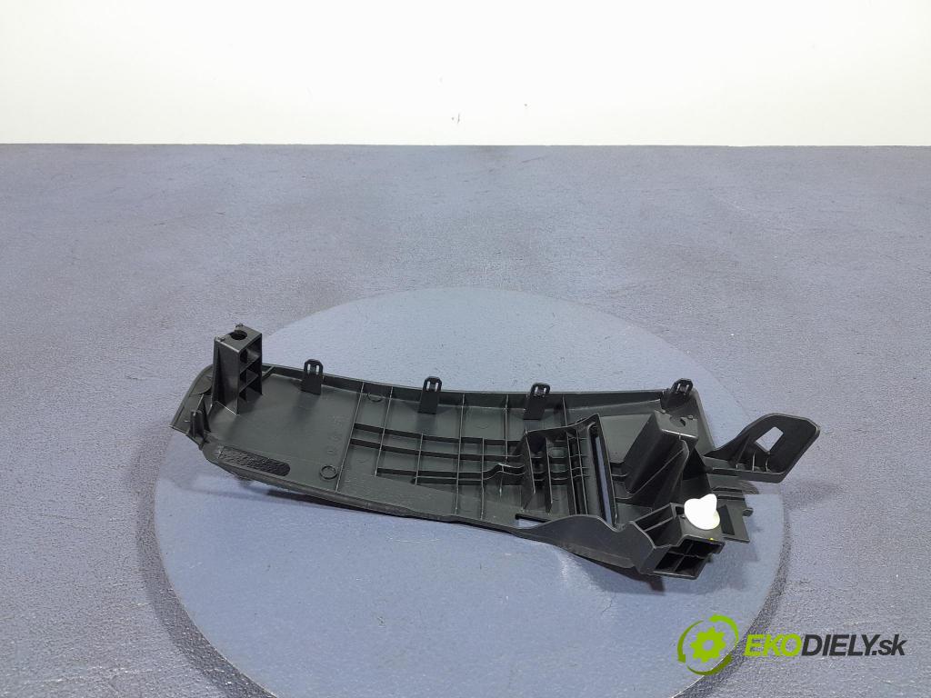 Toyota Corolla 2024 kryt Plast: Interiéry: 64302-02060