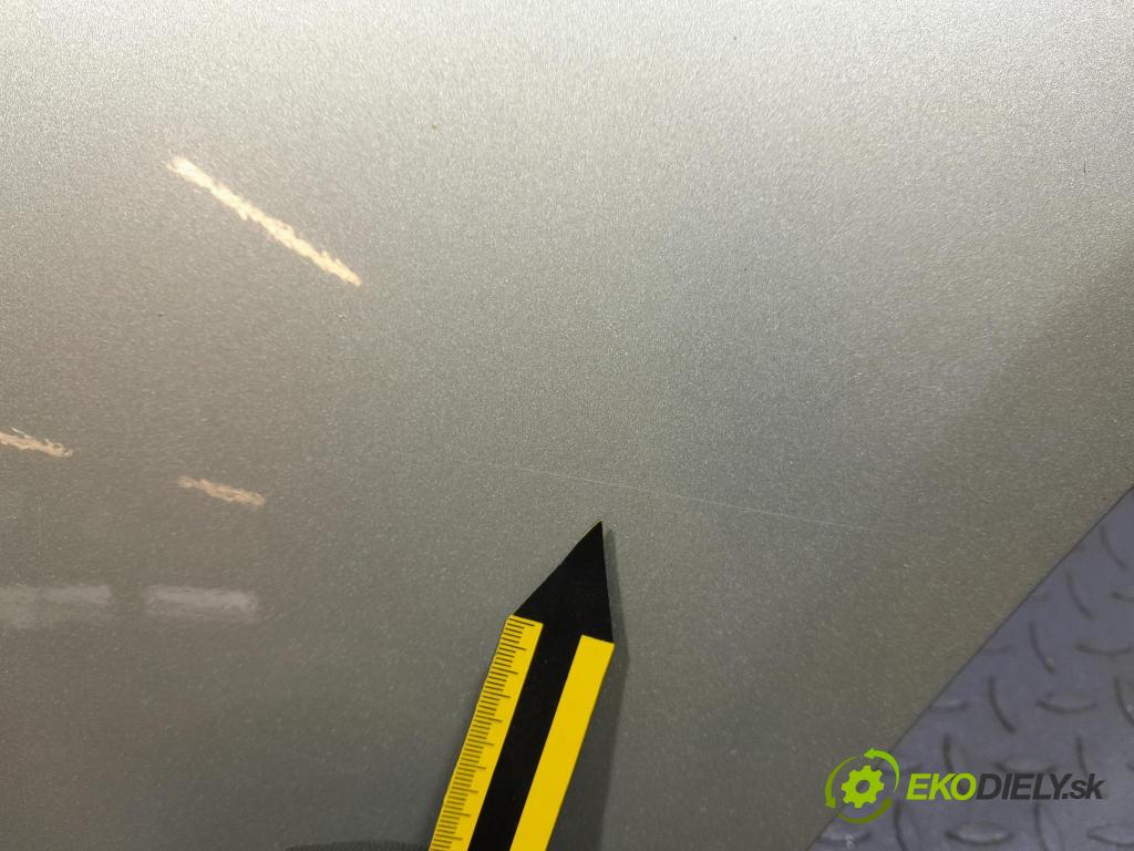 Toyota Auris 2007 dvere zad Vľavo: