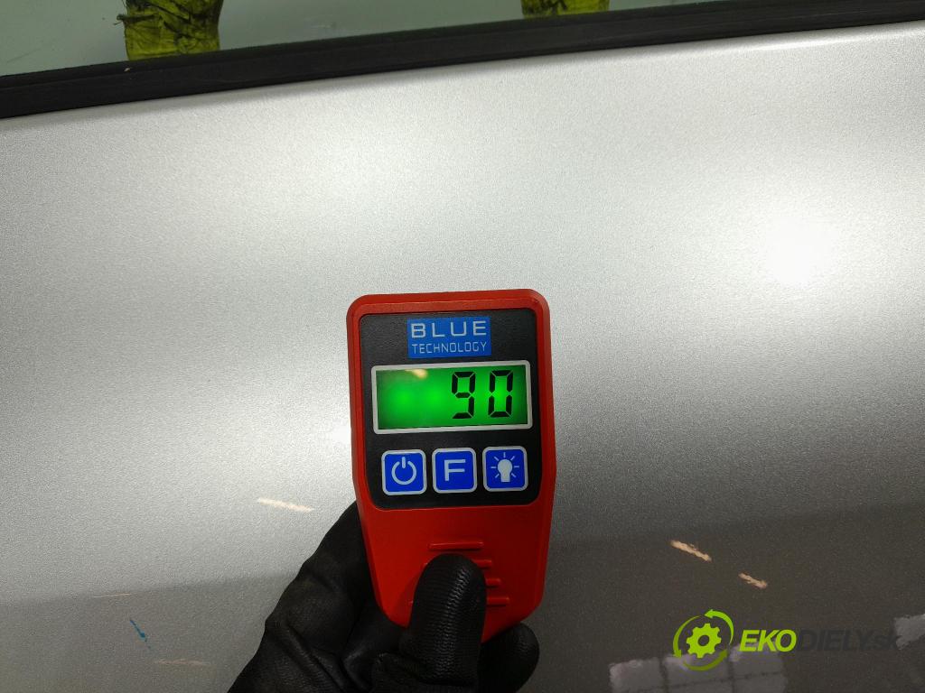 Toyota Auris 2007 dveře před Vlevo, odjet: